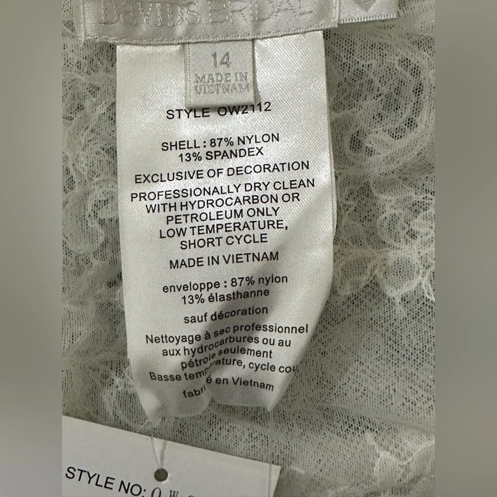 David’s Bridal Ivory Off-the-Shoulder Lace Topper with 3/4 Sleeves - Picture 8 of 10